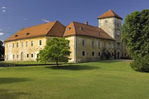 The Grm Castle, built in 1586 by <!--LINK'" 0:253-->, combined its residential function with that of defence against the Turkish invaders; it was rebuilt in 1636.