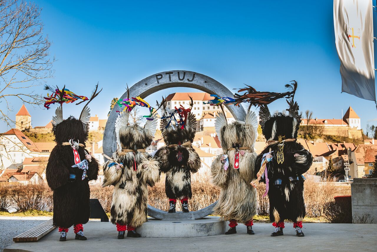 Kurents at the Ptuj Ring monument, Ptuj 2023. Author: Stanko Vozel