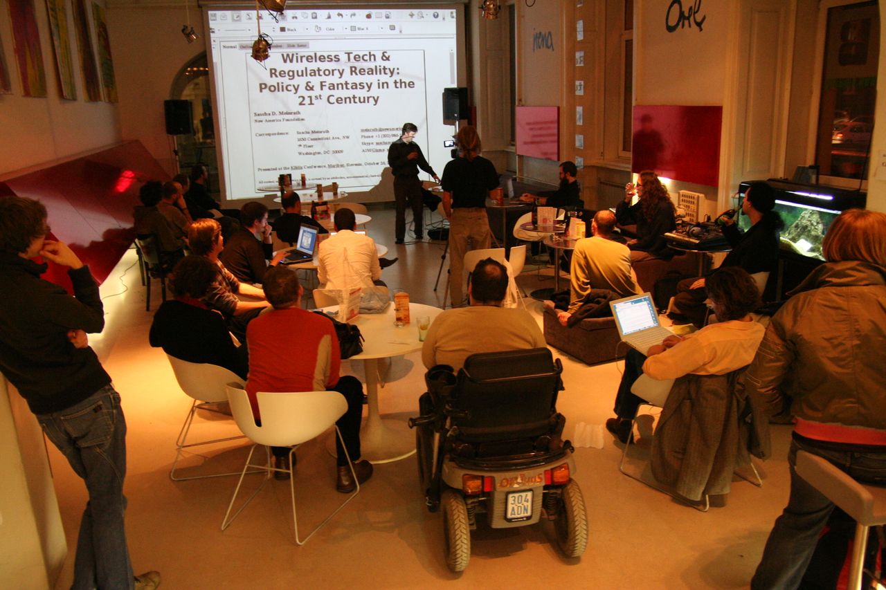 File:KIBLIX Festival 2007 Wireless Internet.jpg