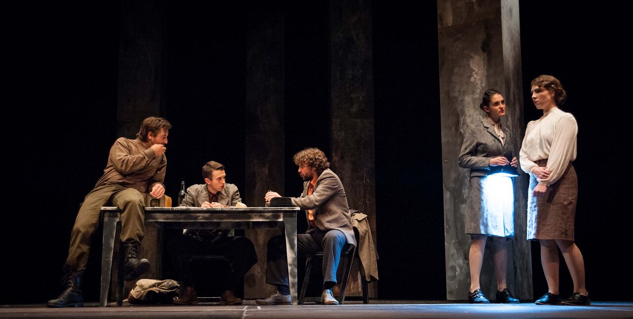 Actors Martin Valič, David Radej, Klemen Kovačič, Maja Pinterič, and Tina Lipovec in the play Phoenix, written and directed by Rok Sanda. The play was awarded the Matiček award for the best overall performance at the Linhart Encounter in 2017. Author: Matej Maček