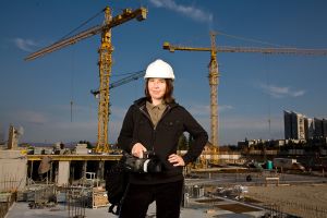 Visual artist <!--LINK'" 0:211-->