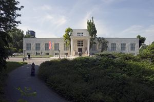 <!--LINK'" 0:218-->, 2010