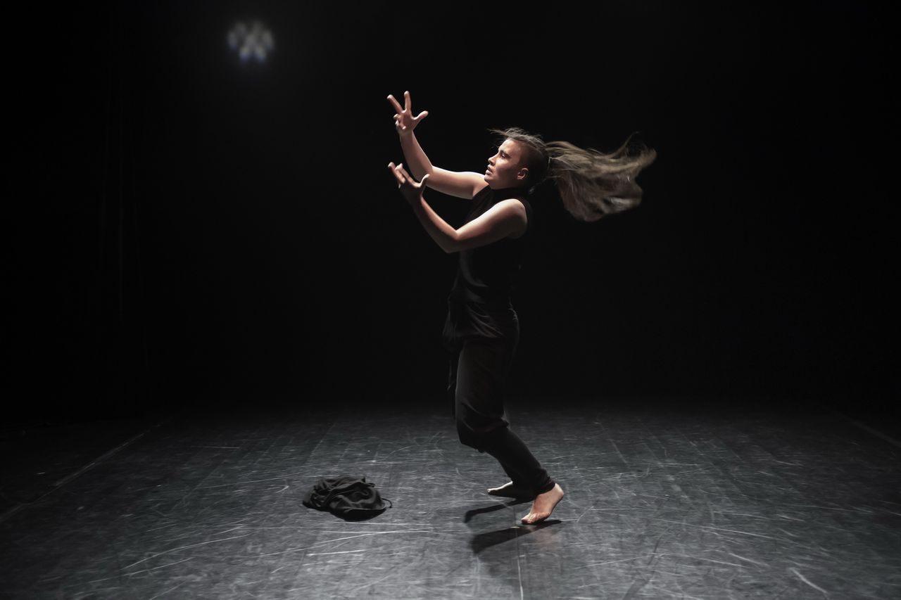 Festival Performa & Platforma 2017 Veronika Valdés and her performance Locked.jpg