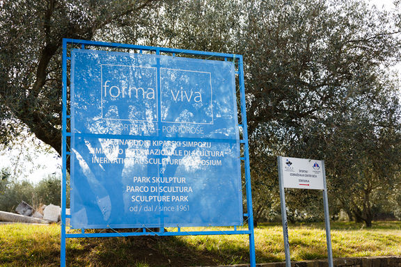 Information board, Forma Viva Open Air Stone Sculpture Collection, Portorož, 2020.