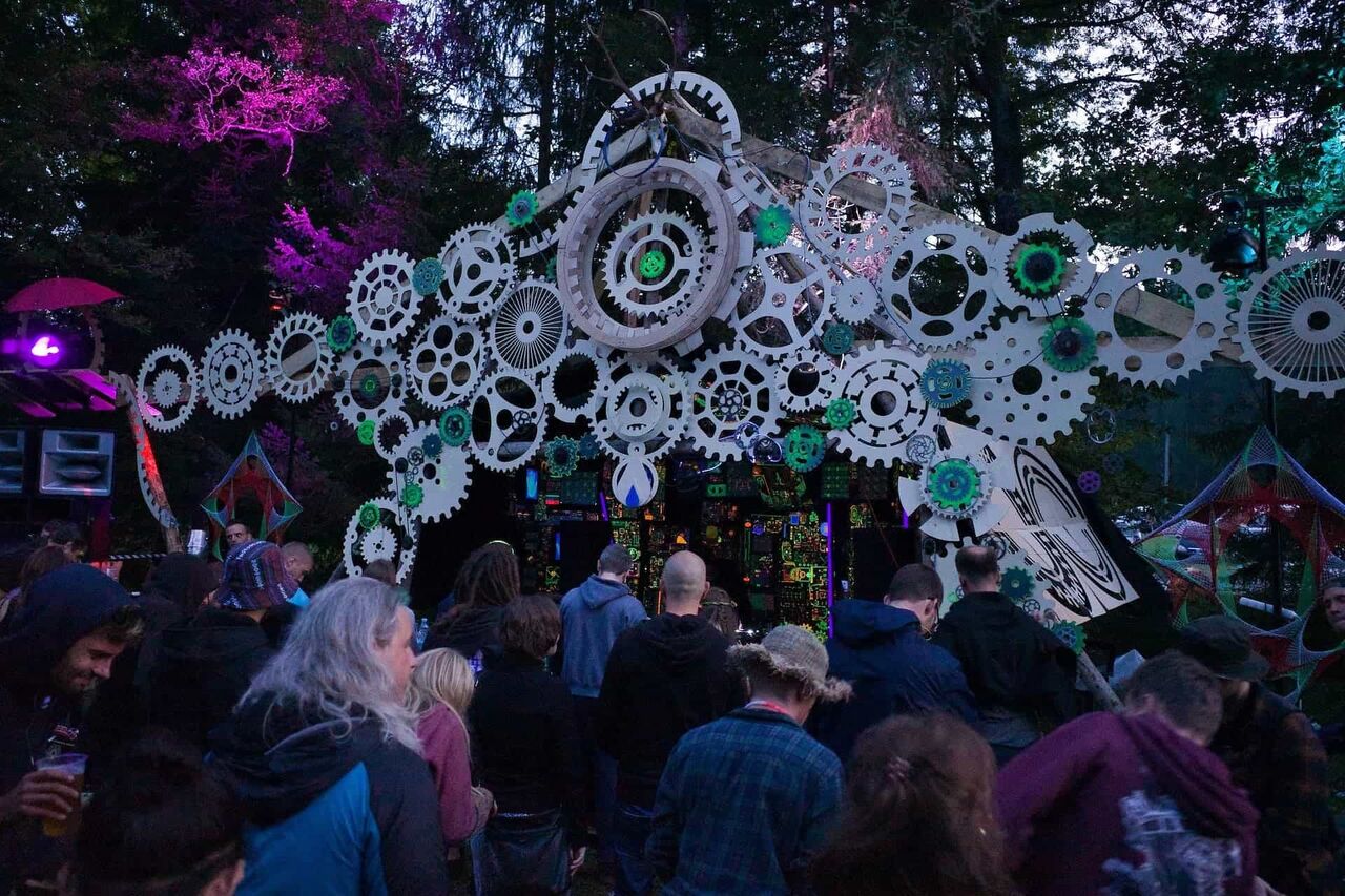 Carefully designed Cage Stage, Drops Festival 2019