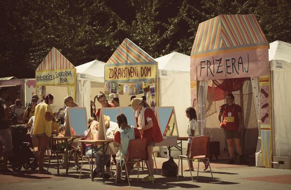 Beauty salons in Pippi's town offer services such as drawing freckles on children's cheeks and creating ponytails similar to Pipi's signature style. Author: Ksenija Mikor