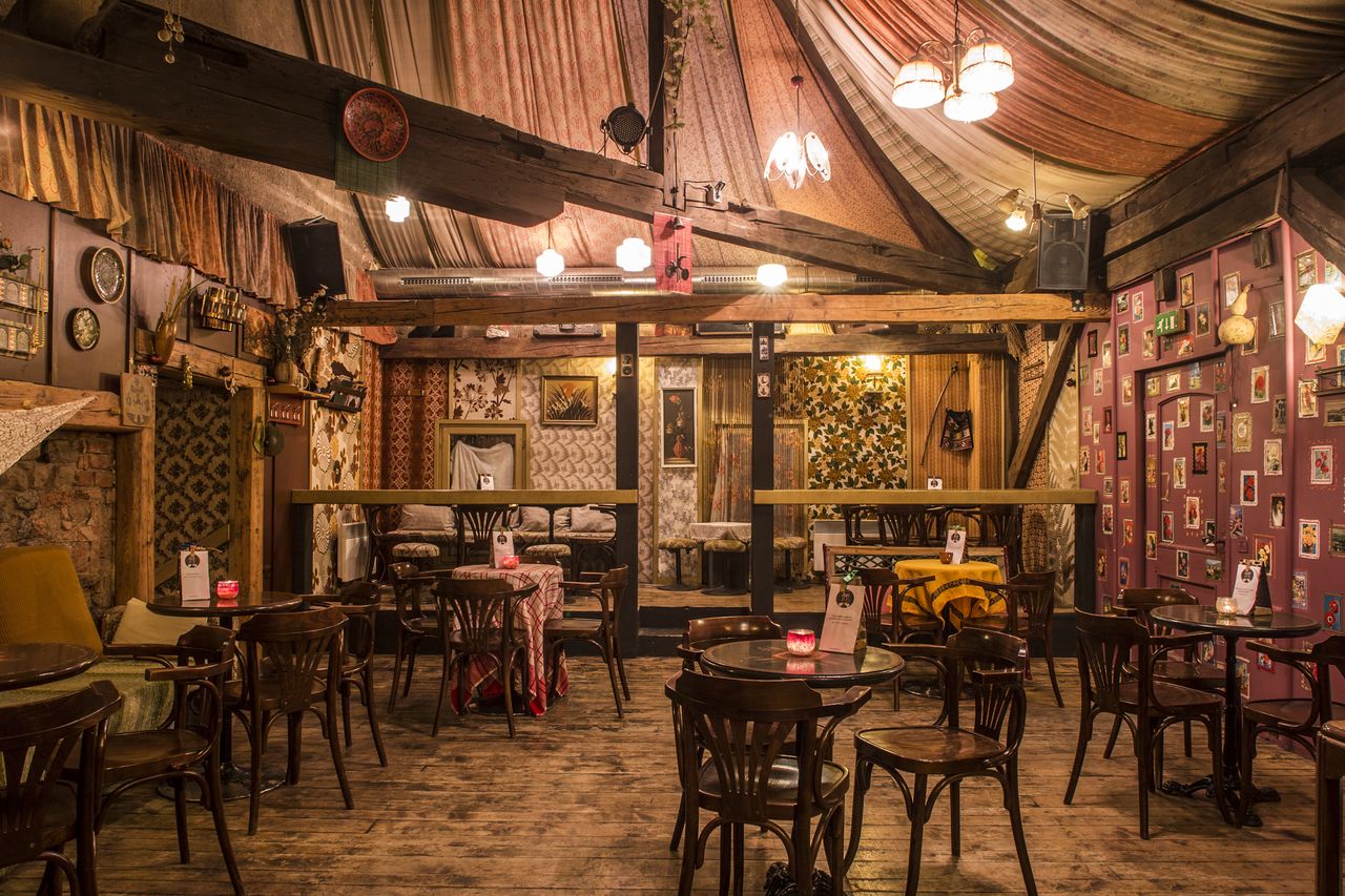 Zlati zob Ethno Club 2013 interior 01.jpg