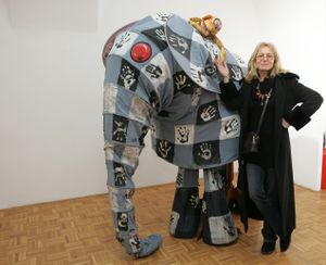 Illustrator <!--LINK'" 0:6-->