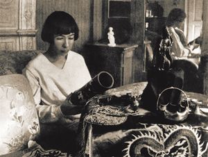 A portrait of Alma Karlin taken in the period 1920&ndash;1930. Part of the Manuscript Collection of the <!--LINK'" 0:100-->, visible also on <!--LINK'" 0:101-->.