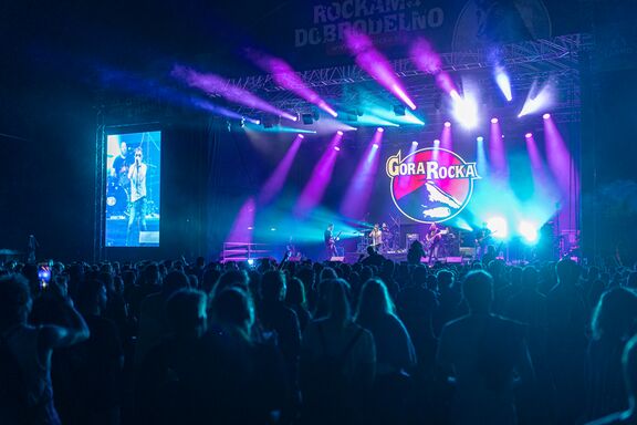 The audience's view while the band Mi2 is performing on stage at the Gora Rocka festival in 2023. Author: Marko Čuk