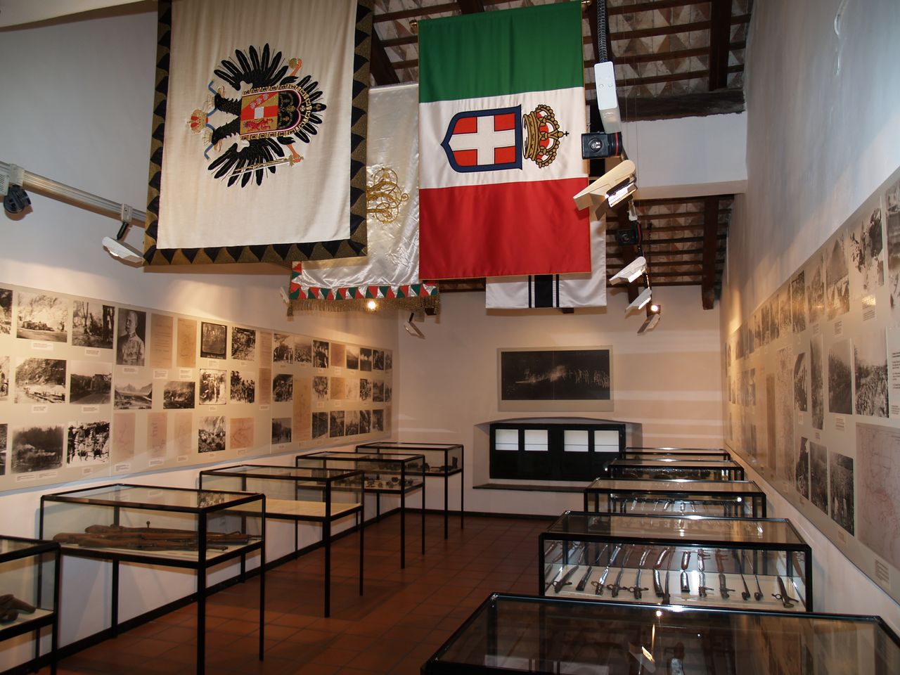 File:Kobarid Museum WWI installation.jpg