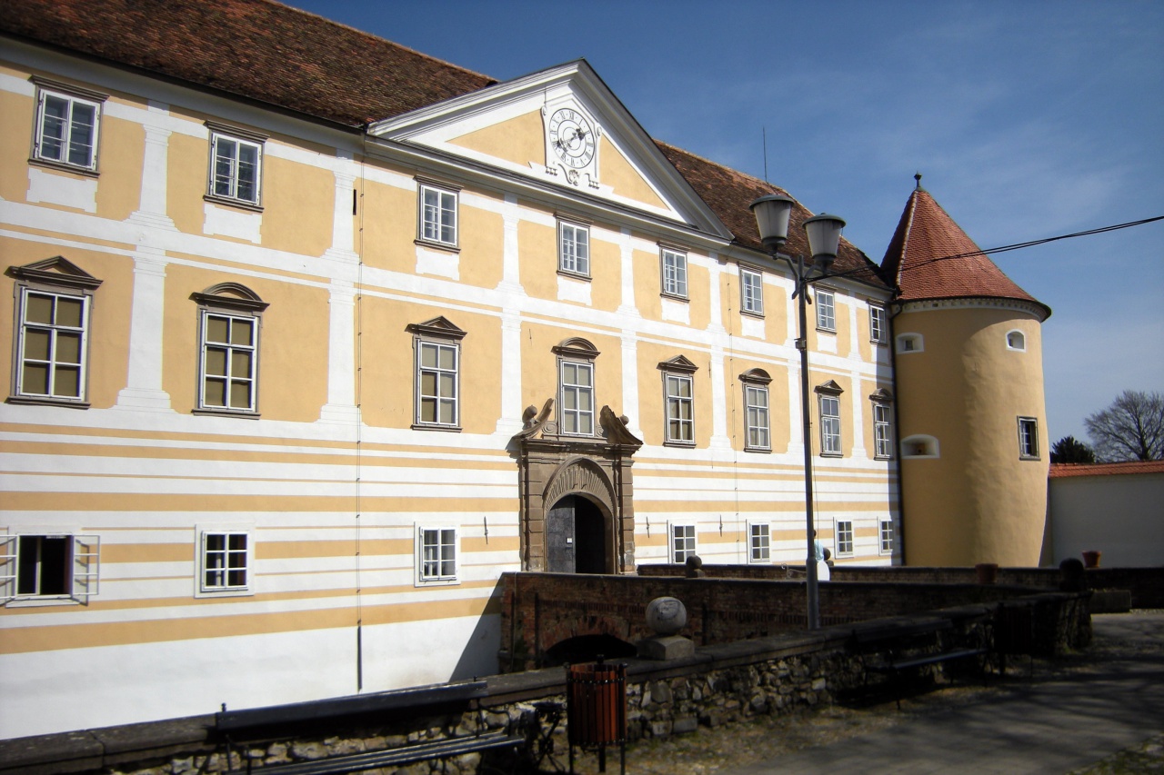 File:Slovenska Bistrica Castle 2014 01.JPG