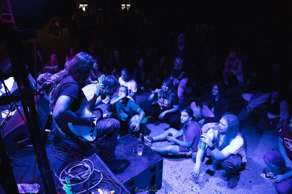 Concert atmosphere at the 26th Kunigunda Festival of Young Cultures, Velenje 2023. Photo: Lara Lukše