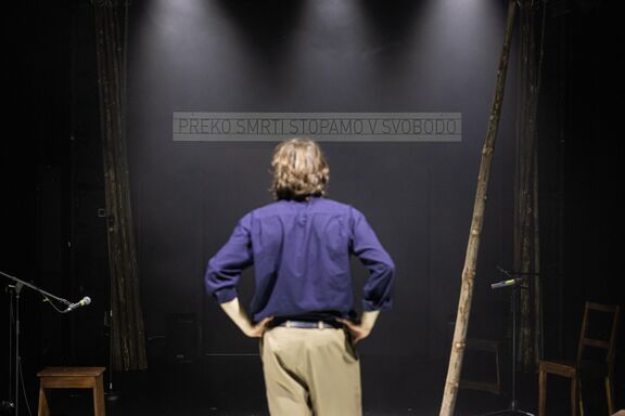 Scene from the play Assault, a production based on the life and work of Slovenian Partisan poet Karel Destovnik – Kajuh. Directed by Živa Bizovičar, Slovene People’s Theatre (SLG) Celje 2023. Author: Jaka Babnik