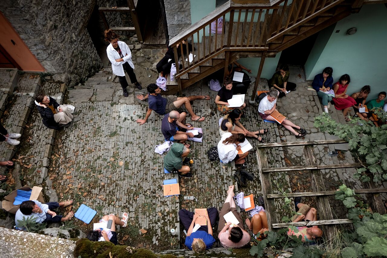 Summer school of the Academy of Margins, a collective learning experience in the village of Topolò (summer 2022). Lecture of the curator Jennifer Teets and the artist Lorenzo Cirrincione about edible clays.