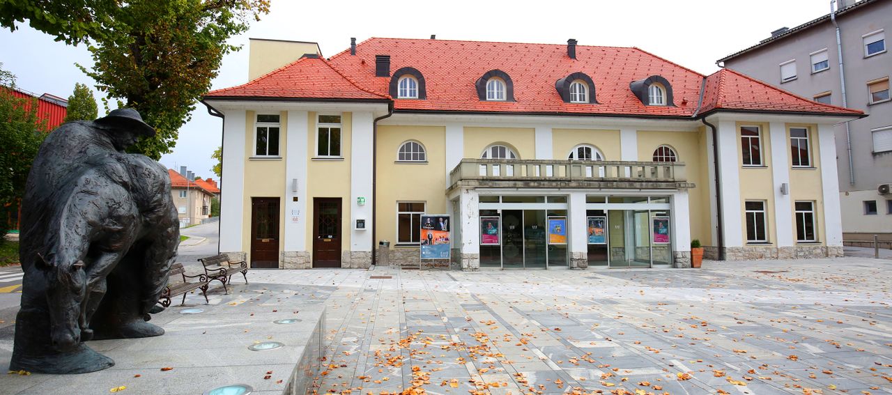 Cerknica Culture House 2017 The front entrance to the venue.jpg