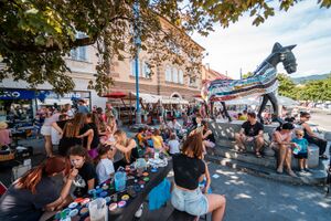 <!--LINK'" 0:906--> takes place in the city center of Slovenj Gradec. Author: Aljaž Uršej