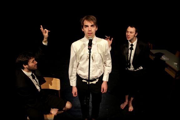 Alice directed by Tjaša Črnigoj. Produced by Glej Theatre (Glej Miniature series), 2014.