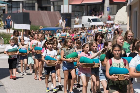 Young lacemakers at Idrija Lace Festival, 2023.