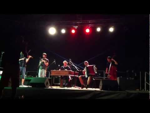 MLADA BELTINŠKA BANDA - Marko skače ( Kamfest 2011 )
